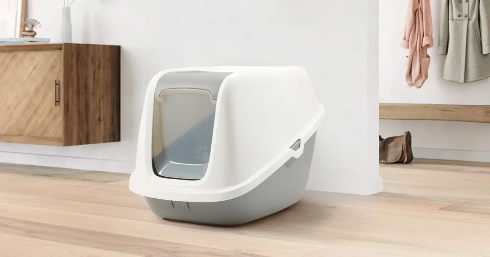 Nestor Giant large litter box Nestor Giant large litter box with flip-up front for easy cleaning