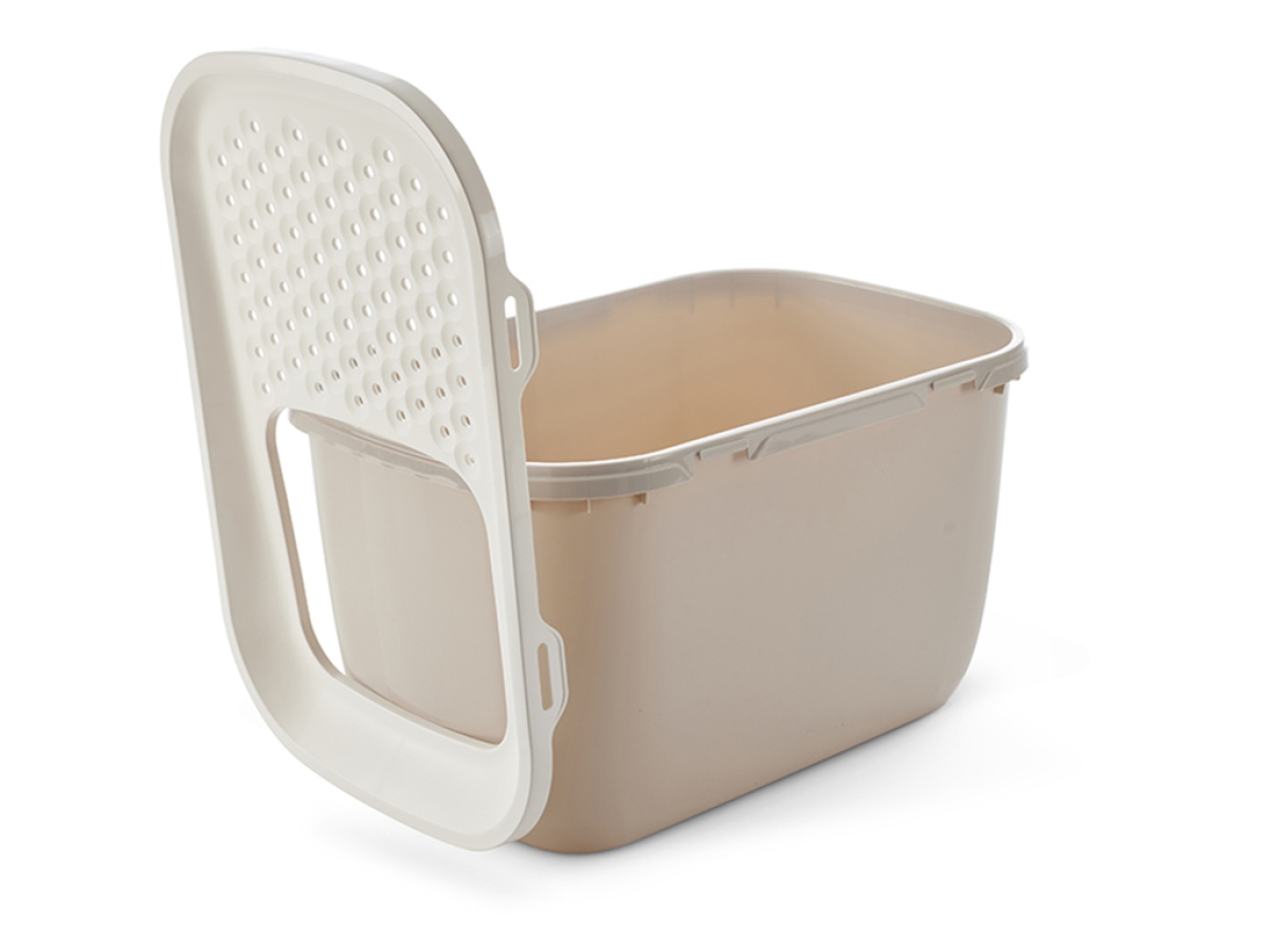 Hop In Giant Mocha – Spacious Top-Entry Litter Tray Savic Hop In Giant Mocha spacious top-entry cat litter tray with white lid and perforated top, ready for cleaning