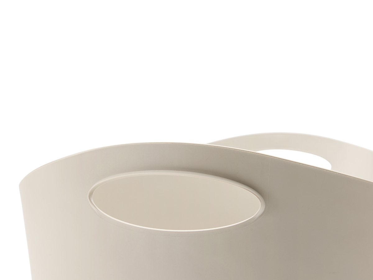 Detail of handles of Flex-a-loo Mocha flexible open cat litter tray with high sides and low entry