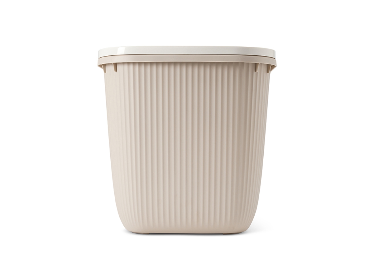 Savic Ease-In mocha cat litter tray with top entry and front door, ribbed sides and built-in litter grid.