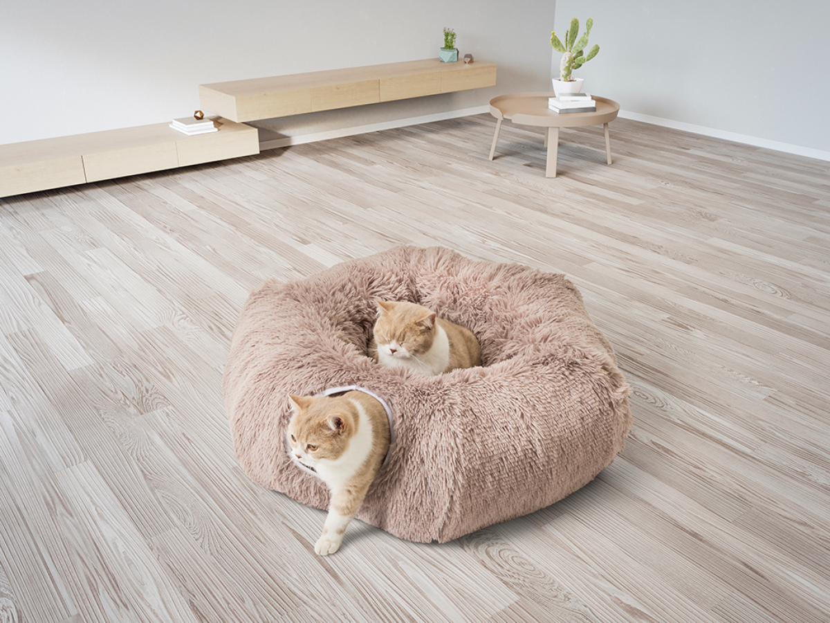 Savic Snuggle Tunnel Warm Grey, shown in donut shape with cushion and two entrances