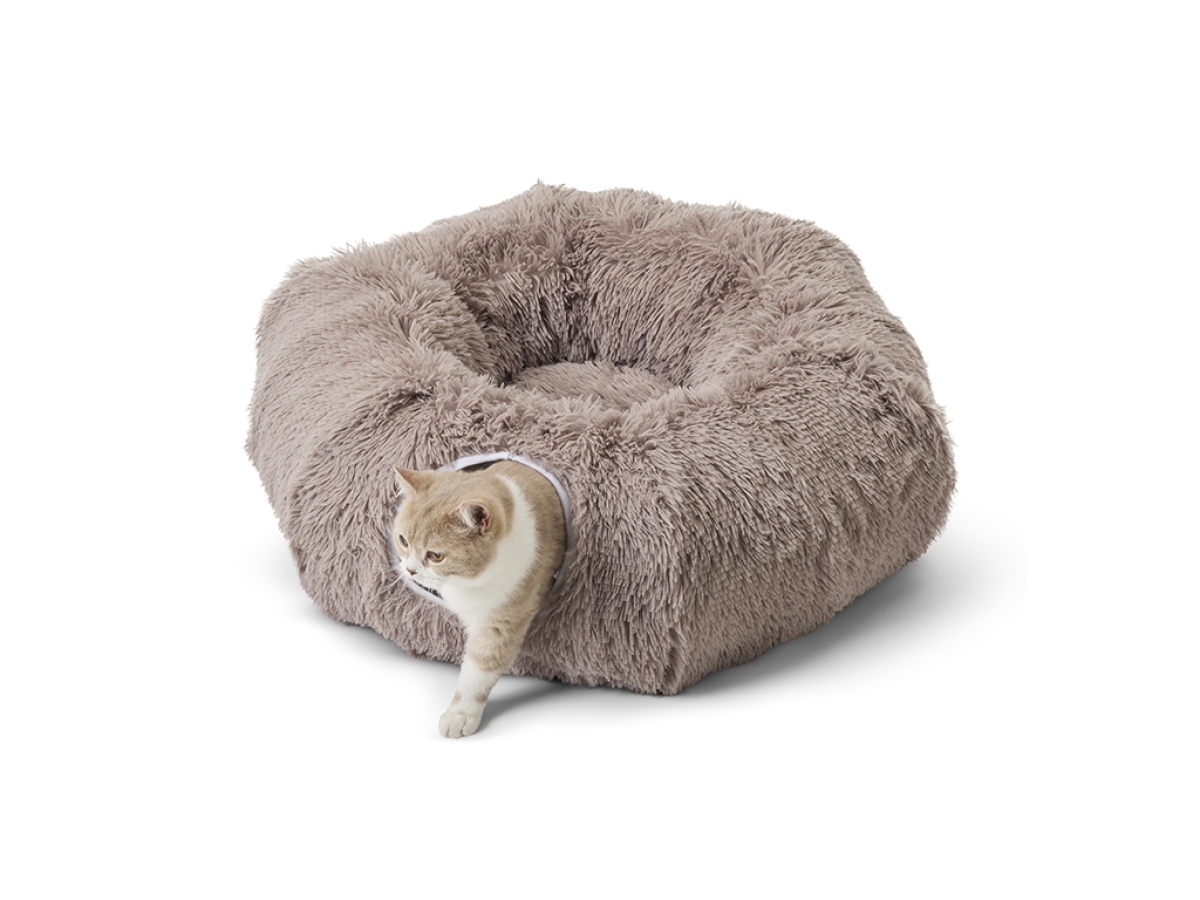 Savic Snuggle Tunnel Warm Grey, shown in donut shape with cushion and two entrances