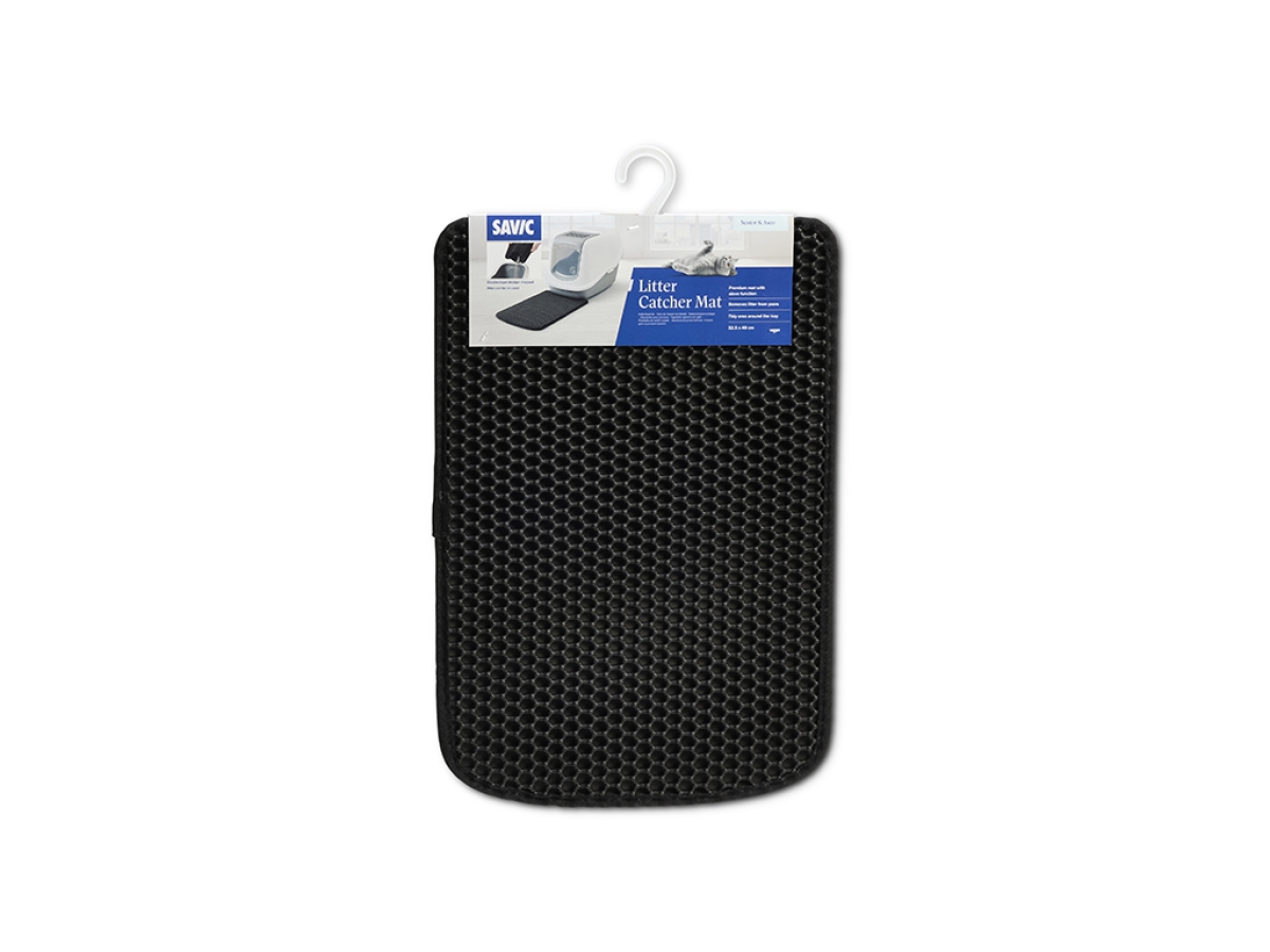 Savic Litter Catcher Mat Nestor &amp; Aseo Black, placed in front of a matching litter box