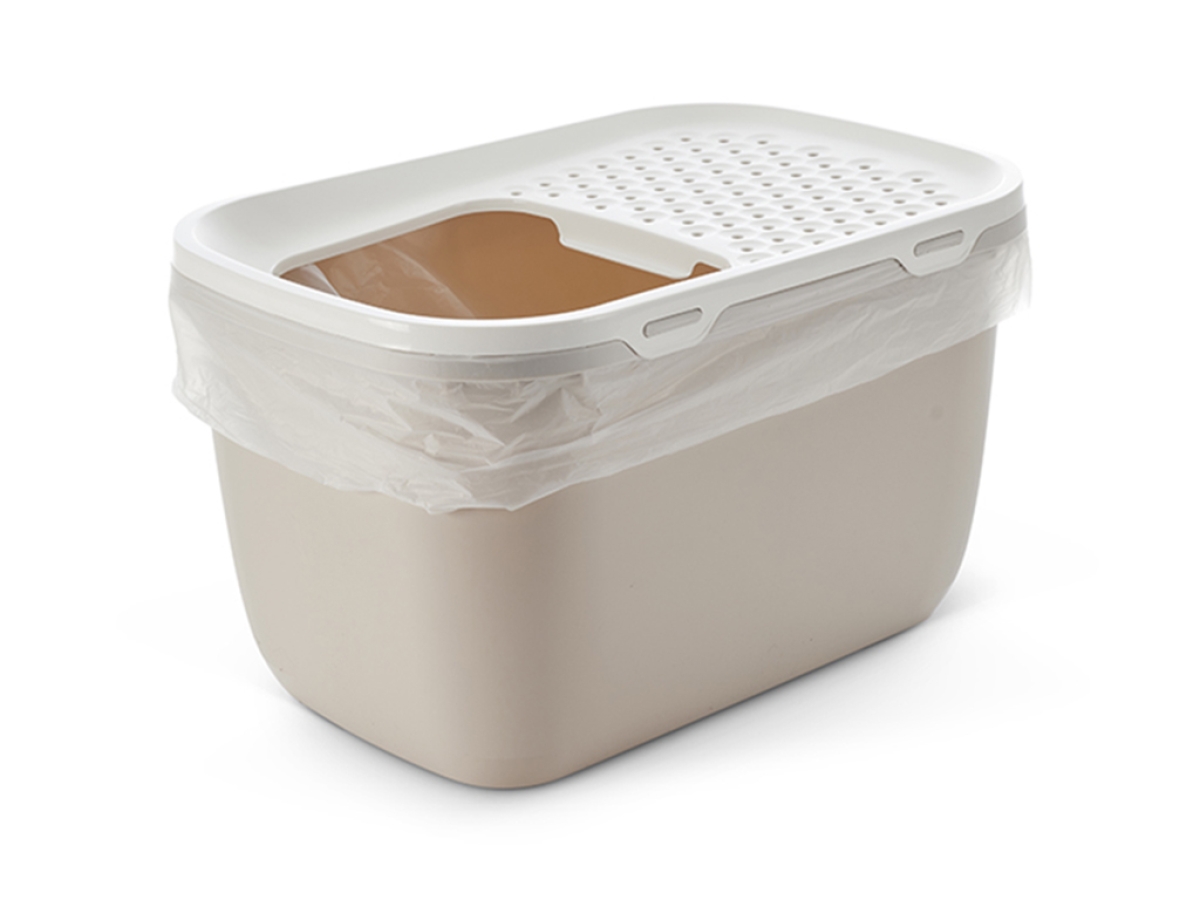 Hop In Giant Mocha – Spacious Top-Entry Litter Tray Savic Hop In Giant Mocha spacious top-entry cat litter tray with white lid and perforated top with Bag It Up Hop In Giant liners