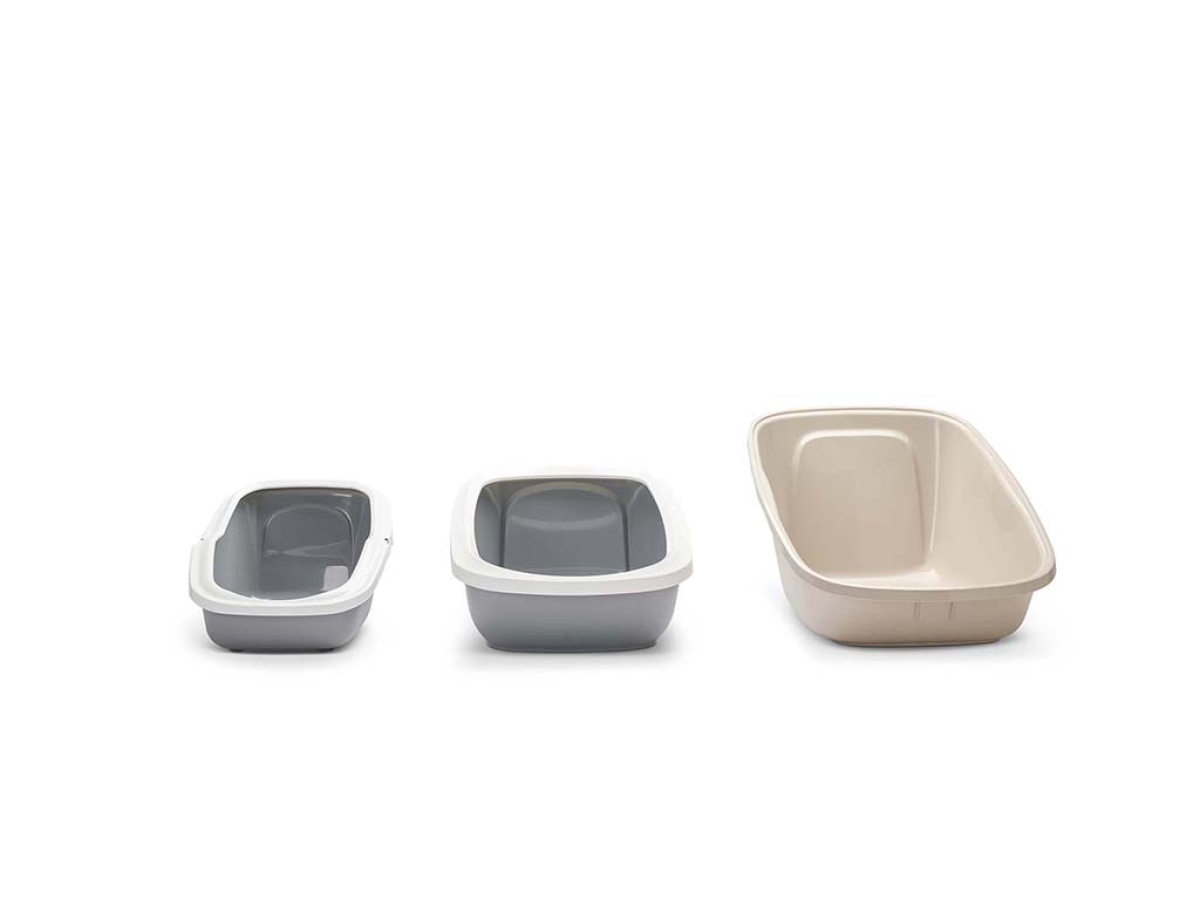 Frontal view of line up Aseo cat litter tray range Frontal view of line up Aseo cat litter tray range