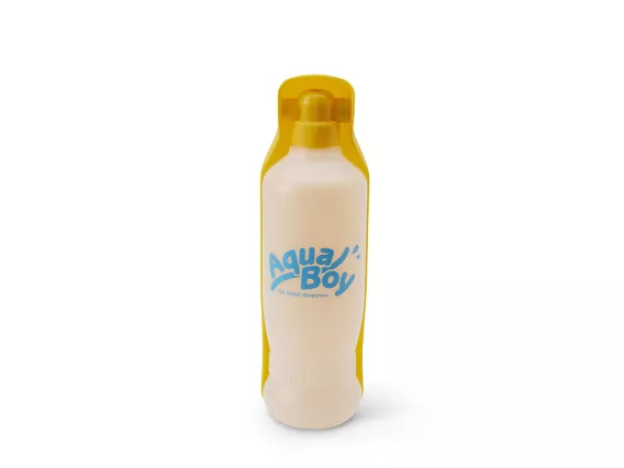 Aqua Boy Medium 550 ml water bottle and dispenser for dogs, featuring a built-in tray, belt clip, and compatibility with bike can holders.
